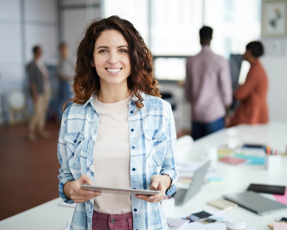 cheerful-young-woman-posing-in-creative-agency-1.jpg cheerful-young-woman-posing-in-creative-agency-1.jpg